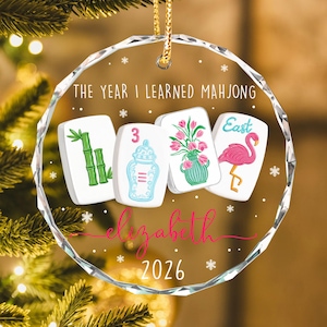 Custom Mahjong Ornament: The Year I Learned Mahjong, Funny Mahjong Group Gift, Christmas Gift For Mahjong Club 2026, Game Night Keepsake afbeelding 11