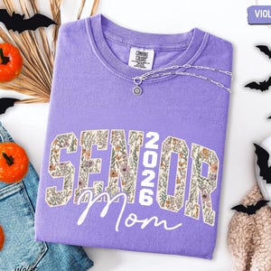 Retro Floral Senior Mom Shirt, Senior Mom 2026 Shirt, Class Of 2026 Graduation Shirt, Class of 2026 Shirt, Senior Mom Gift image 4