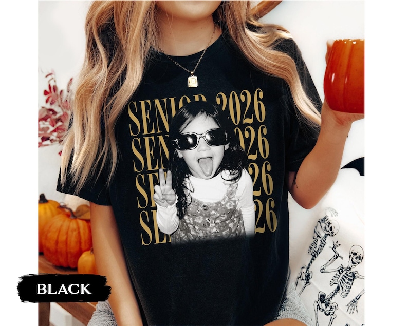 Personalisiertes Vintage-Shirt mit Foto und Jahrgangsstufe: Individuelles Absolventenfoto-Shirt, Abschlussgeschenk für den Jahrgang 2026, Retro-Shirt für Jungen und Mädchen Bild 13