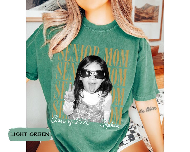 Personalised Vintage Photo Senior Dad Senior Mom Shirts 2026: Proud Family of Graduate Tees, Senior Night Gifts, Class Of 2026 Picture Gifts bild 19