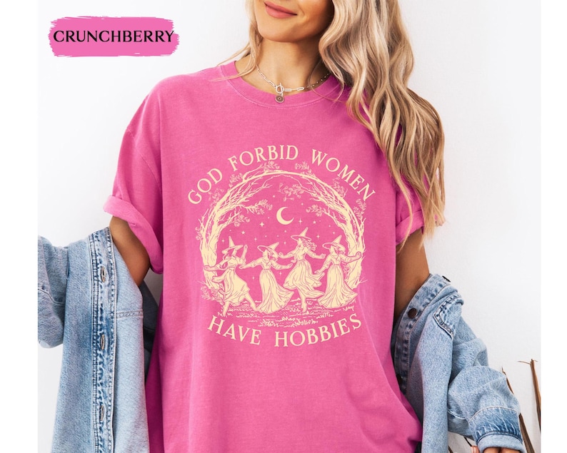 Camiseta "Dios no quiera que las mujeres tengan pasatiempos", Camiseta de bruja de Halloween, Camiseta de bruja feminista, Camiseta de la bruja de Salem de 1692, Temporada espeluznante, Regalo cottagecore imagen 7