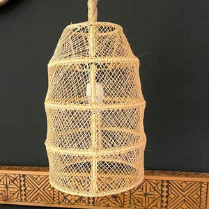 Handmade Raffia Pendant Light – Boho Ceiling Lamp – Natural Woven Suspension Lighting for Home & Living