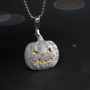 Kürbis Skeleton Meteorit Anhänger, Natürliche Muonionalusta Carving, Halloween Halskette, Halloween Geschenke, Meteorit Anhänger