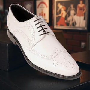 Handmade White Leather Oxford Shoes: Men&#39;s Formal Wingtip Brogue
