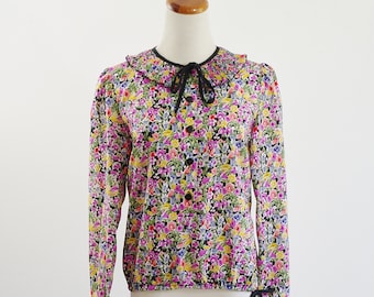 Vintage Pullover Top, Ruffle Floral Shirt, Long Sleeve Flower Print Button Down, Medium