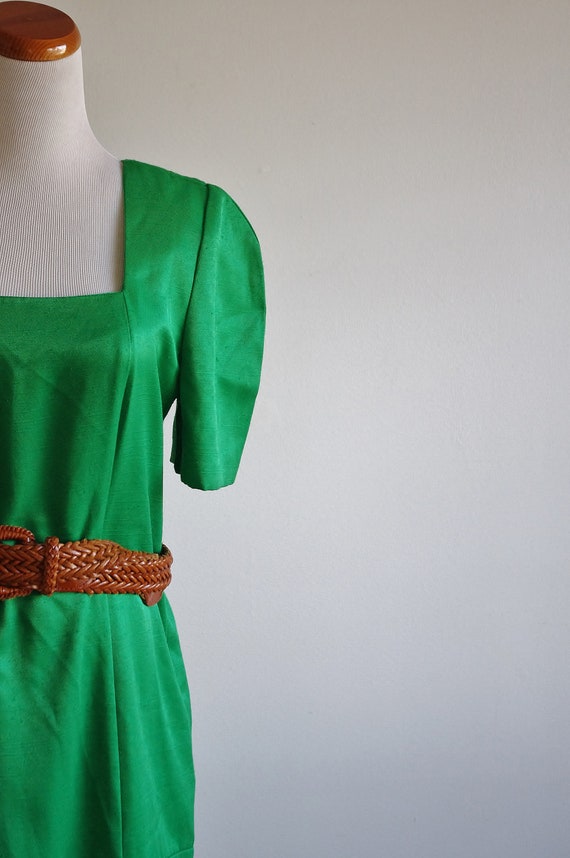 Vintage 80s Kelly Green Mini Dress: Square Neck Ruffle Hem