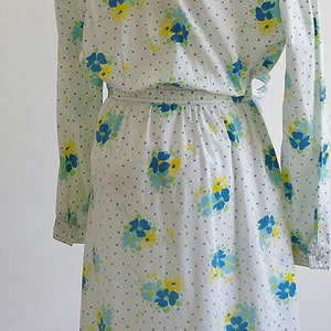 Vintage Womens Housedress, 70s Floral Dress, Blue & Yellow Flower Dress, Long Sleeve Dress, Stand Up Collar Yoke Button Down Dress, Large XL image 7