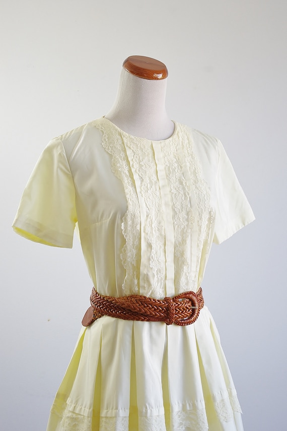 yellow dress with short sleeves