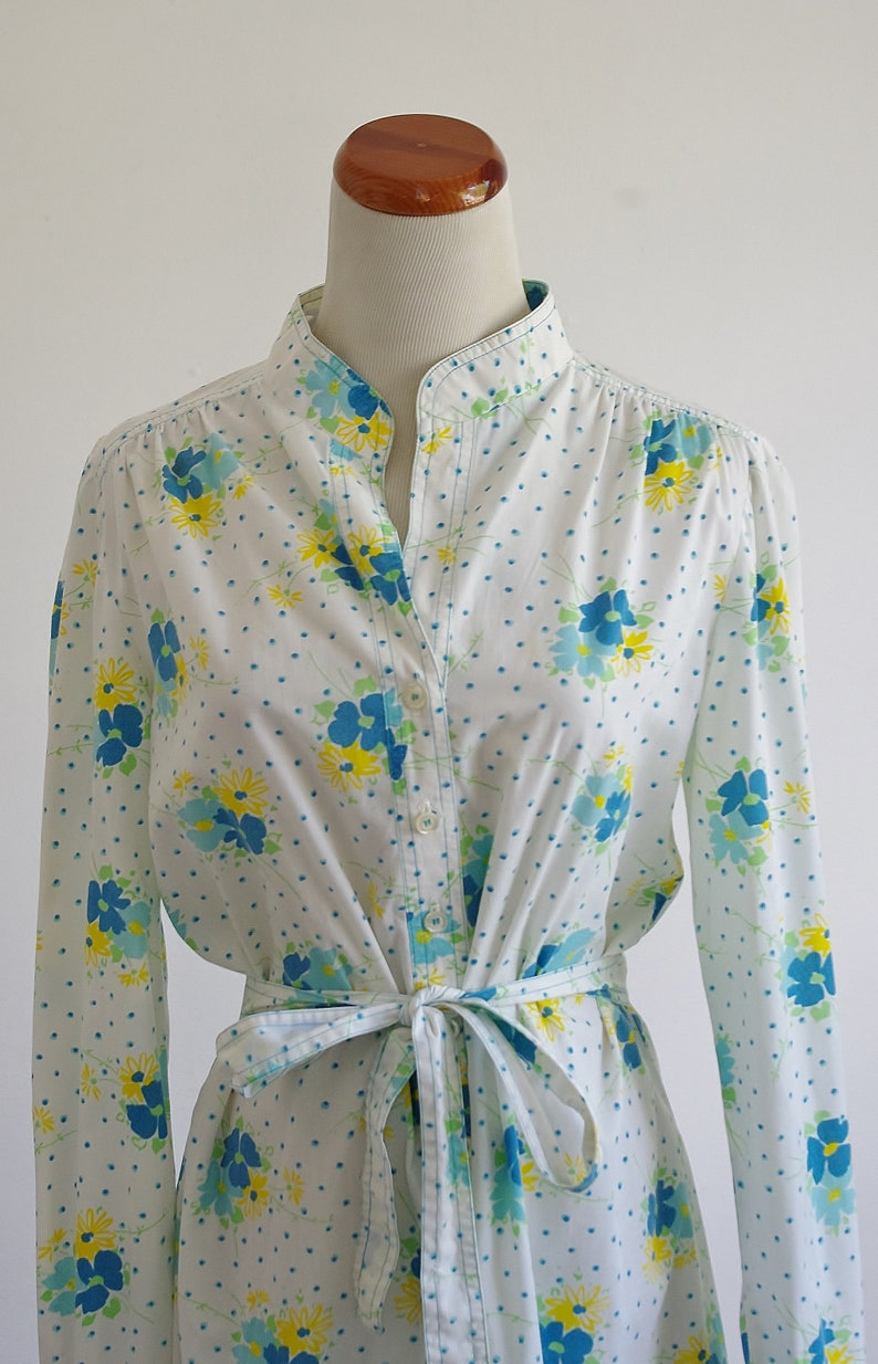 Vintage Womens Housedress, 70s Floral Dress, Blue & Yellow Flower Dress, Long Sleeve Dress, Stand Up Collar Yoke Button Down Dress, Large XL image 3