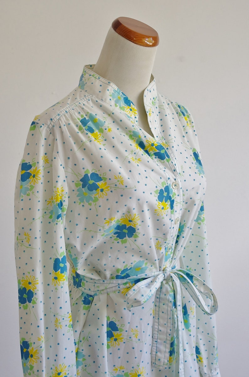 Vintage Womens Housedress, 70s Floral Dress, Blue & Yellow Flower Dress, Long Sleeve Dress, Stand Up Collar Yoke Button Down Dress, Large XL image 6