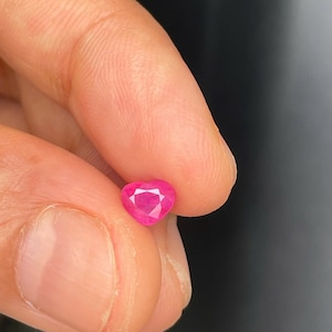0.7カラット ベビーピンク ルビー、ベトナム産クリスタル宝石