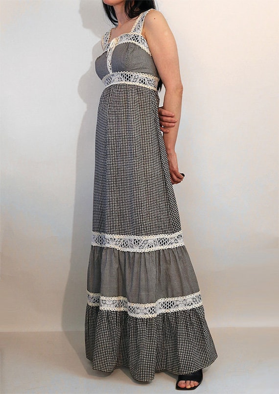 70s Gingham Cotton & Crochet Lace Corset Dress, V… - image 3
