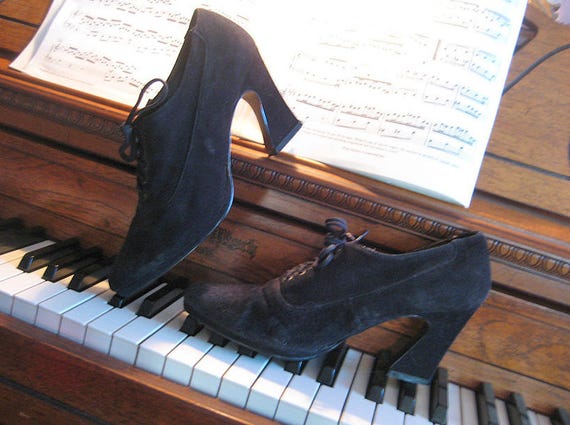 80s Suede Lace Up Platform Heels / Vintage 1980s L