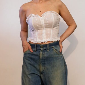 70s Eyelet Lace Cotton Zip Corset Top / Vintage 1970s White Broderie Anglaise Cotton Zipper Front Bustier Top / Ruffled Boned Corest