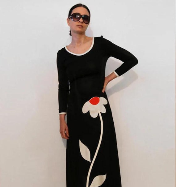 70s Giant Daisy Applique Knit Dress / Vintage 1970s Black Rayon Knit Jersey Embroidered Daisy Appliqued Maxi Dress / Floral Applique Dress