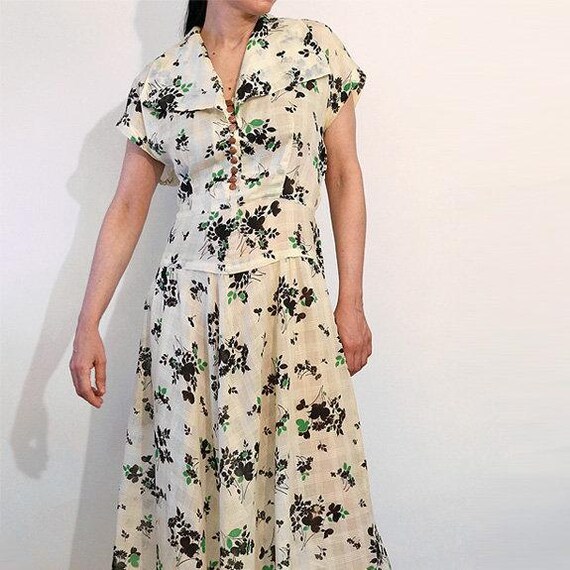 30s White Floral Cotton Gauze Dress / Vintage 1930s 1940s White Green Black Floral Shirtwaist Dress