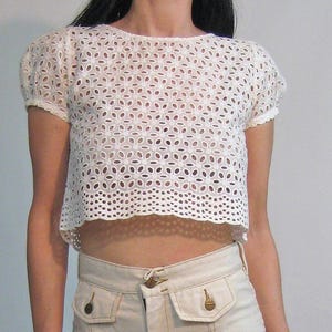 Embroidered Eyelet Lace Cotton Top with Puffed Sleeves, Vintage 1980s White Broderie Anglaise Crop Top, Puff Sleeve Lace Cropped Blouse