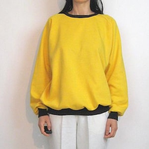 70s Oversized Yellow Raglan Sweatshirt / Vintage 1970s Cotton Blend Crewneck Sweatshirt / Gold Yellow Sweatshirt / Yellow + Black Sweatshirt