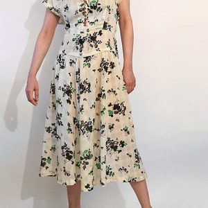 30s White Floral Cotton Gauze Dress / Vintage 1930s 1940s White Green Black Floral Shirtwaist Dress image 2