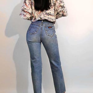 Jeans Wrangler descoloridos de los años 70, talla 25x29, Jeans Wrangler de pierna recta con bordado de caballo descoloridos y desgastados de los años 70, Wranglers de cintura 25 imagen 6