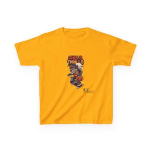 Dziecięca koszulka na Halloween, koszulka Thrills & Chills, dziecięca koszulka graficzna, upiorny top młodzieżowy, kostium na psikusa lub smakołyk