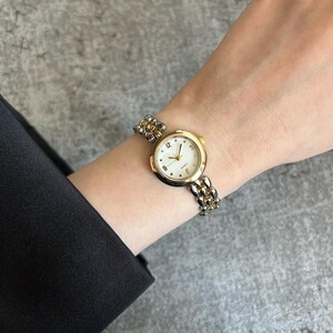 Adjustable Metal Band Women Watch, Round Gold-Silver Colour Woman Wrist Watch, Vintage Design, Present for Her, Gift for Her, White Dial