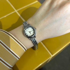 Roman Numeral Silver Colour Woman Wrist Watch, Adjustable Metal Band Women Watch, Vintage Design, Present for Her, Gift for Her, White Dial