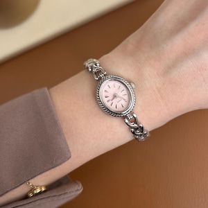 Vintage Style Silver Watch: Pink Dial Minimalist Women&#39;s Steel Band