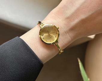 Goldfarbene Damenuhr: Vintage-Stil verstellbares Metallband