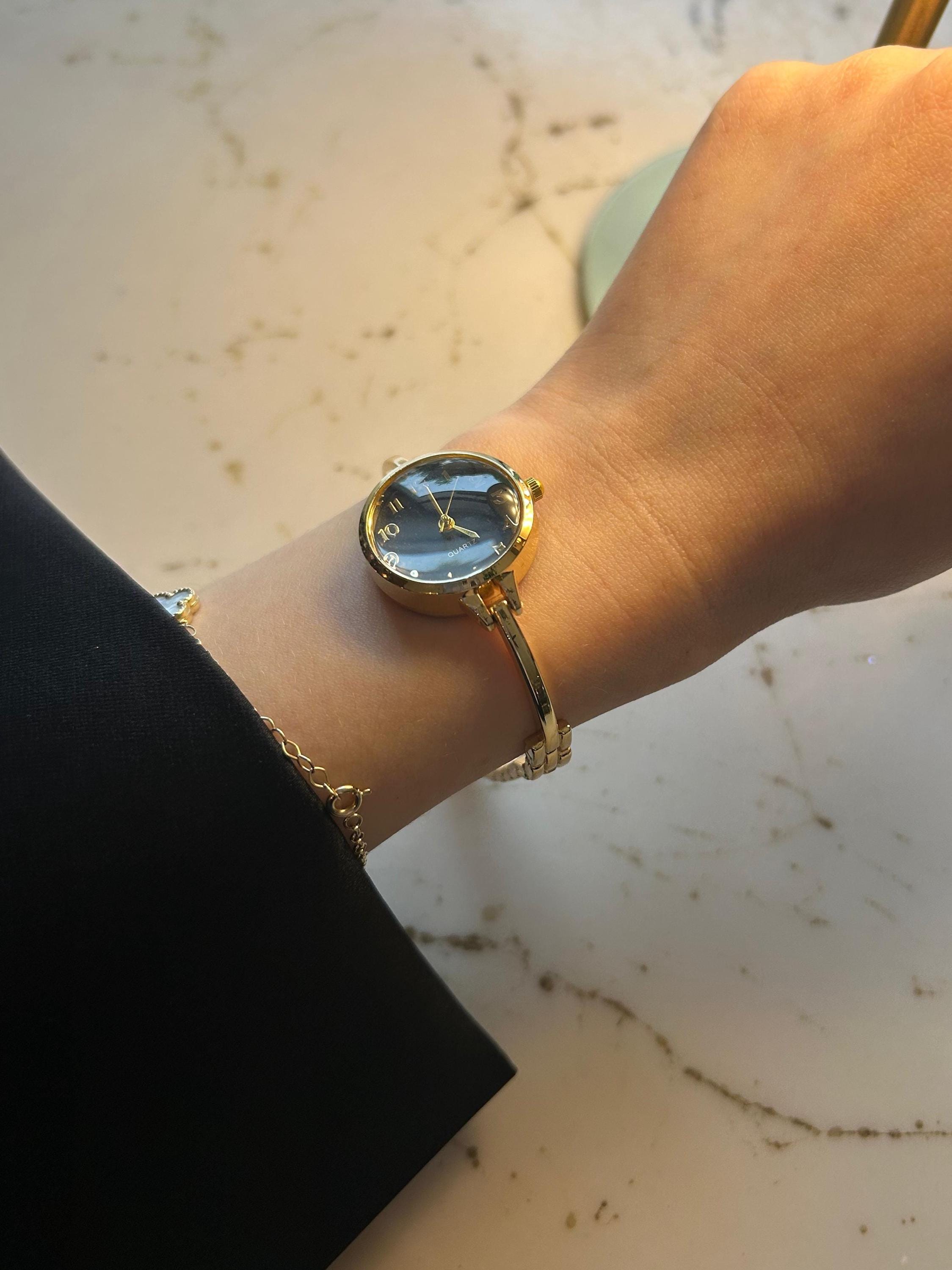 Black Dial Gold Women display picture 2