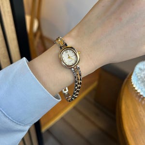 Two-Tone Gold & Silver Watch: Vintage Stainless Steel Women&#39;s Wristwatch
