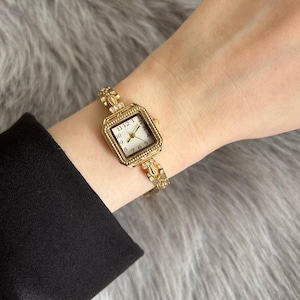 Square Gold Colour Woman Wrist Watch, Adjustable Metal Band Women Watch, Vintage Design, Present for Her, Gift for Her, White Dial, Trendy