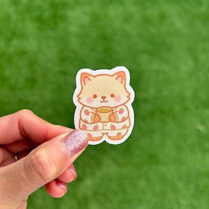 Cat vinyl sticker – matte, water resistant, 4cm | cute cat sticker for journals & laptops