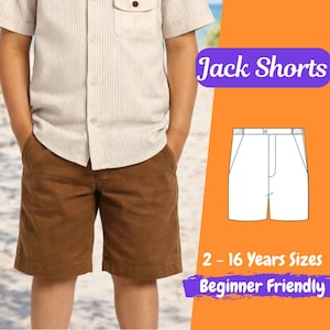 Puede incluir: Una persona con una camisa a rayas beige de manga corta y pantalones cortos marrones. La imagen incluye el texto "Jack Shorts", un patrón de pantalones cortos y el texto "2 - 16 Years Sizes Beginner Friendly".
