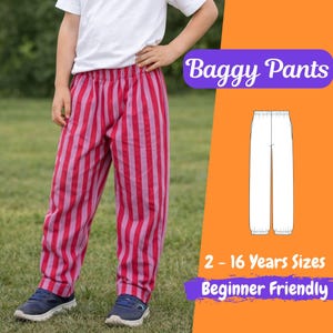 Könnte beinhalten: Ein Kind trägt eine rot-rosa gestreifte Pumphose. Die Hose hat einen elastischen Bund und wird mit blauen Turnschuhen und einem weißen T-Shirt kombiniert. Das Bild enthält den Text "Baggy Pants", "2 - 16 Years Sizes" und "Beginner Friendly".