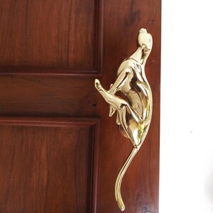 A Pair ( 2 Pcs ) of 11-1/4" [ 28 cm ] Handcast Solid Brass Ornatee Wildlife Door Pull Handle - Cheetah / Polished Brass