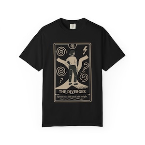 Camiseta de la carta del Tarot Divergente, camiseta del pensador neurodivergente, camiseta con diseño de rayo, regalo para el cerebro en espiral, ropa para el pensamiento no lineal