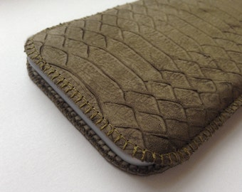 Custom-made leather phone case - python texture, olive green