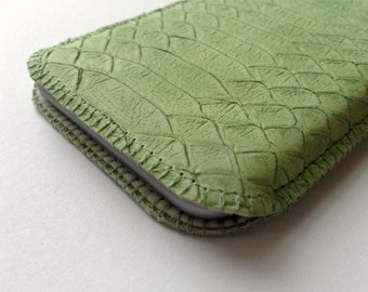 Fine leather phone case - custom-made -  python texture, happy green