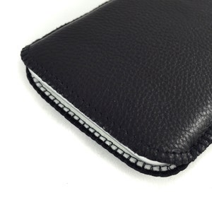 Calfskin phone case made to measure - optional stitching color - black leather