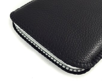 Calfskin phone case made to measure - optional stitching color - black leather