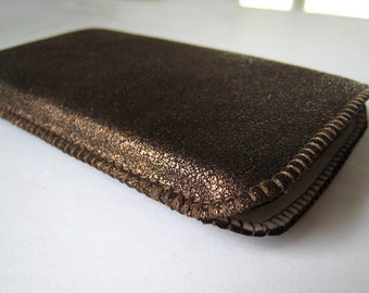 Leather phone case custom-made - shimmering bronze brown - any device possible