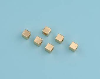 50個 14K ゴールドメッキ ミニキューブビーズ スクエアスペースビーズ