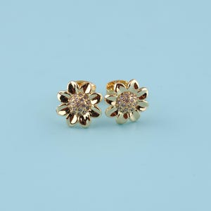 1 pair 18K Gold Filled sunflower earring,Flower Earrings,Cute Flower Blossom Daisy Earring,Bridesmaid Gift,Gift for Her, Fun & Cute Earrings