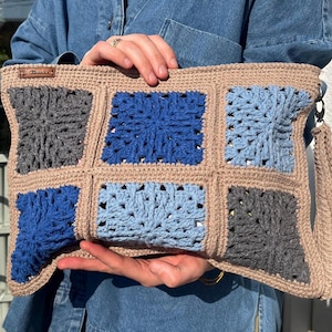 Crochet Granny Square Clutch, Blue Grey Handmade Pouch, Summer Beach Blue Clutch, Boho Clutch Bag, Eco-Friendly Boho Zip Bag