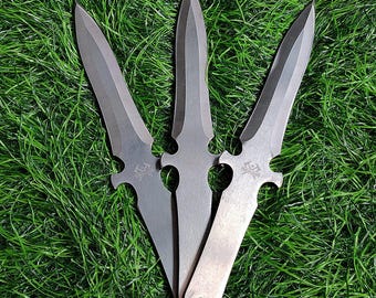 Juego de cuchillos arrojadizos: espada de 25,7 cm (10,1") con espiga completa y puntas equilibradas, con fundas de nailon. Ideal para competición y cuchillo giratorio de 3 piezas. THRWCLUB