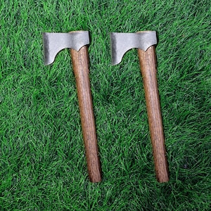 Axt 2er-Pack 42 cm aus Karbonstahl mit Holzgriffen, ideal für Axtwurf-Liga, Turnier und Spielübungen THRWCLUB