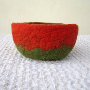 felted bowl spring mood image 1