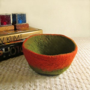 felted bowl spring mood image 3