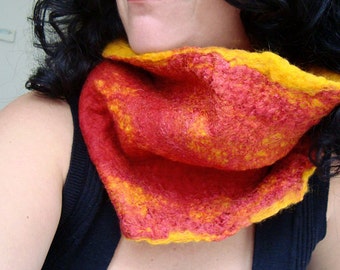 felted neck warmer -mustard and ketchup-